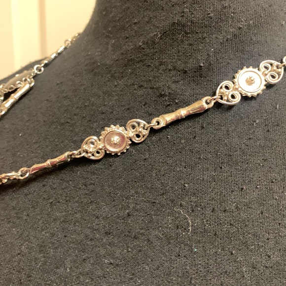 Necklace, Black and Silver design with a detail chain, 21”, Excellent Co… - Picture 11 of 12